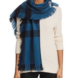 Burberry Half Mega Fringe wool scarf